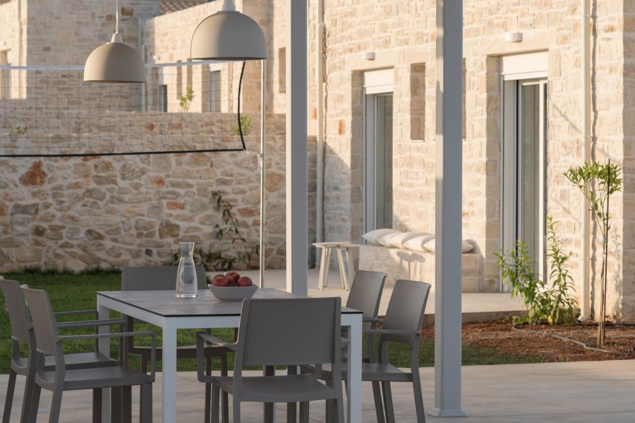 Evaero Villas I, Ii, Iii, IV - An Ever-So Inviting Escape, By Thinkvilla Sfáka エクステリア 写真