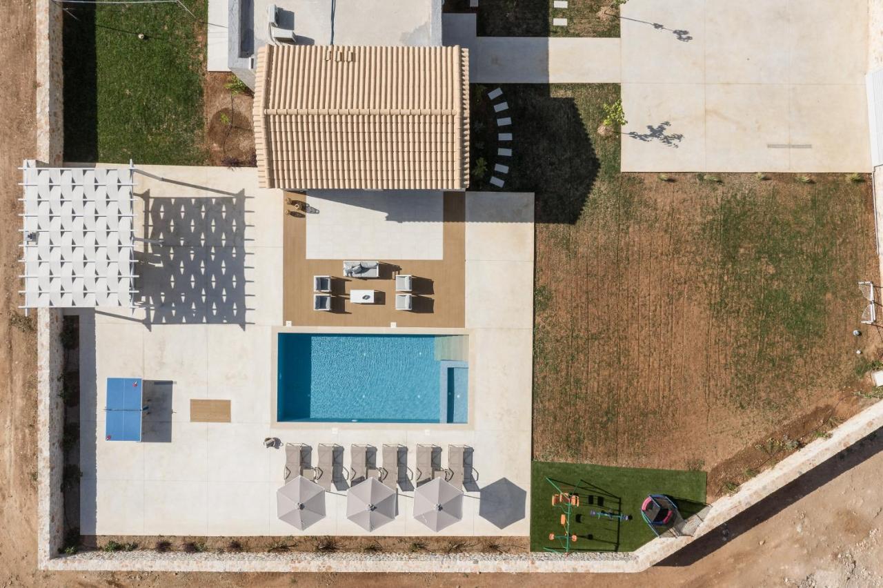 Evaero Villas I, Ii, Iii, IV - An Ever-So Inviting Escape, By Thinkvilla Sfáka エクステリア 写真