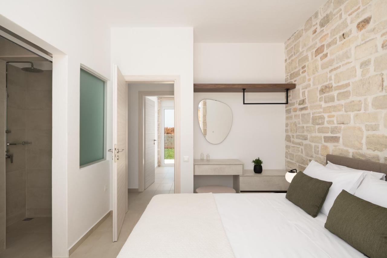Evaero Villas I, Ii, Iii, IV - An Ever-So Inviting Escape, By Thinkvilla Sfáka エクステリア 写真