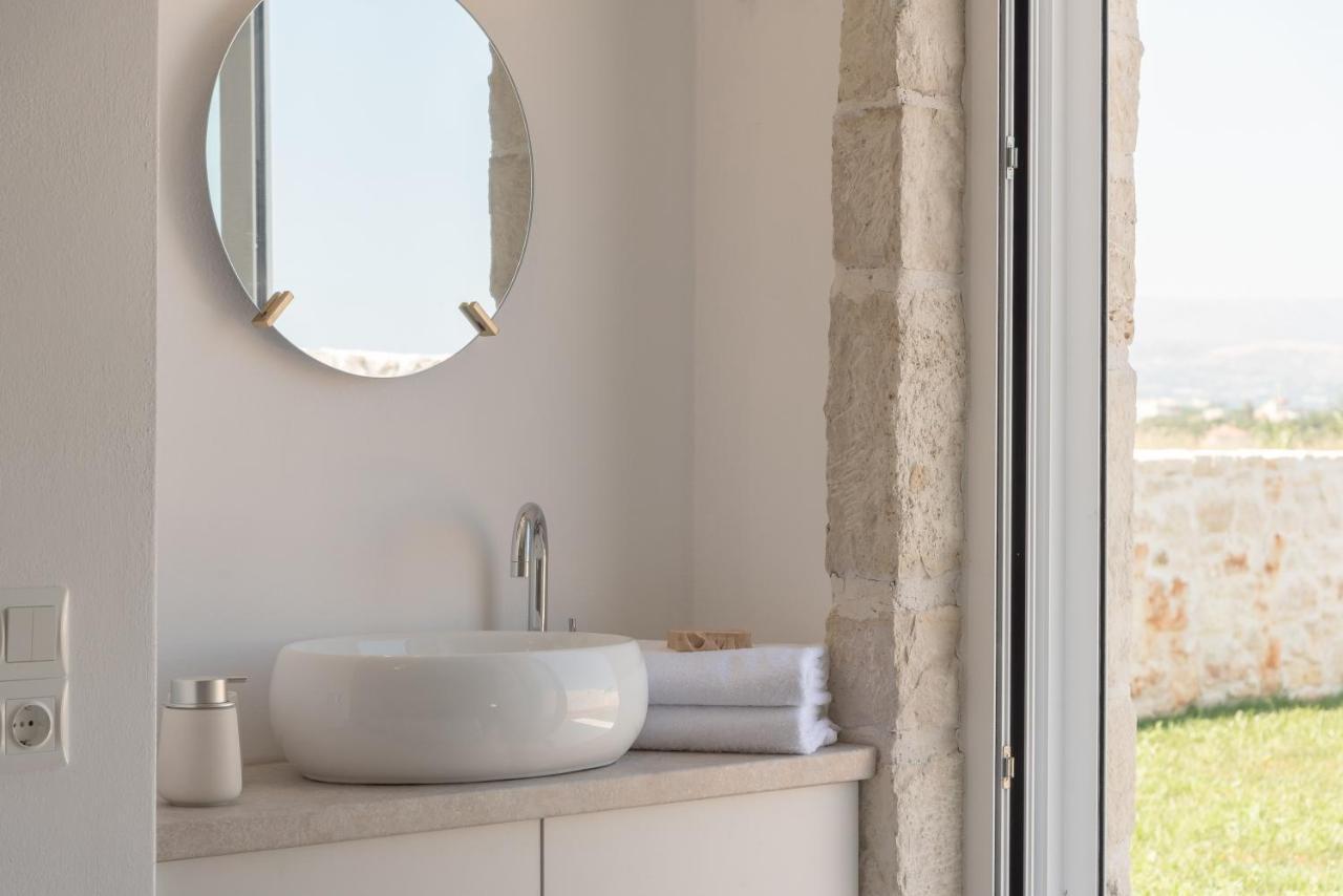 Evaero Villas I, Ii, Iii, IV - An Ever-So Inviting Escape, By Thinkvilla Sfáka エクステリア 写真