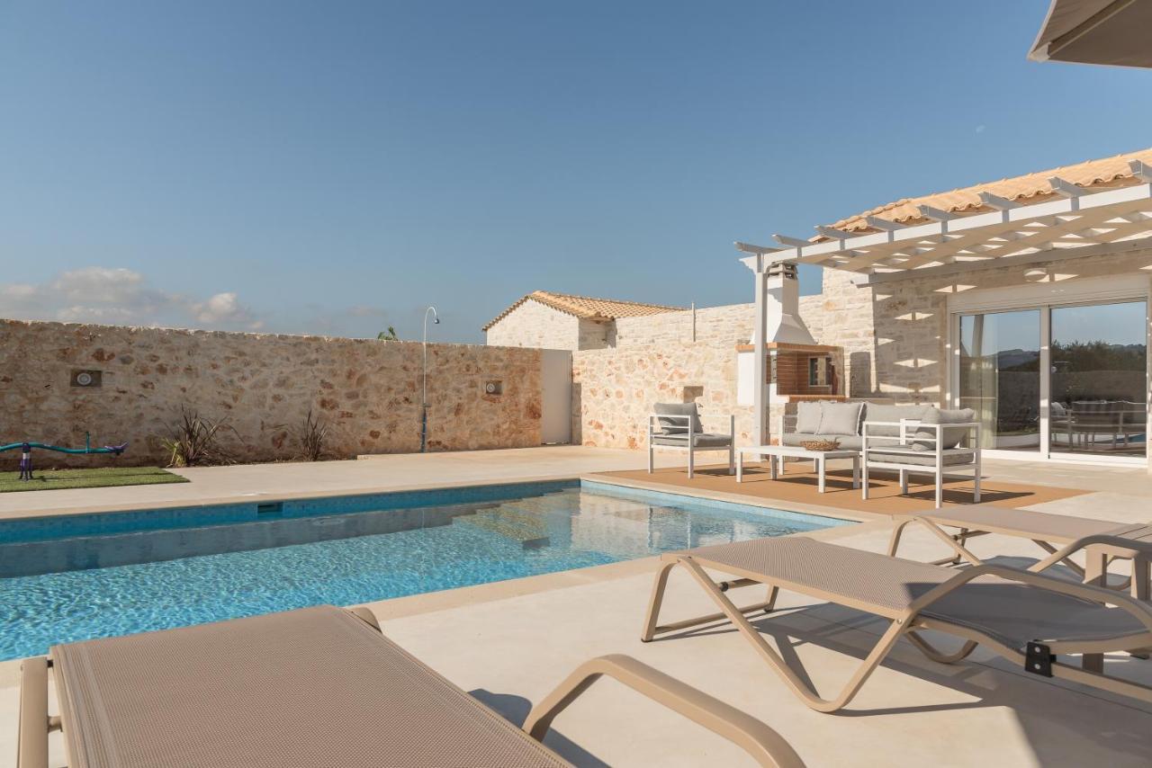 Evaero Villas I, Ii, Iii, IV - An Ever-So Inviting Escape, By Thinkvilla Sfáka エクステリア 写真