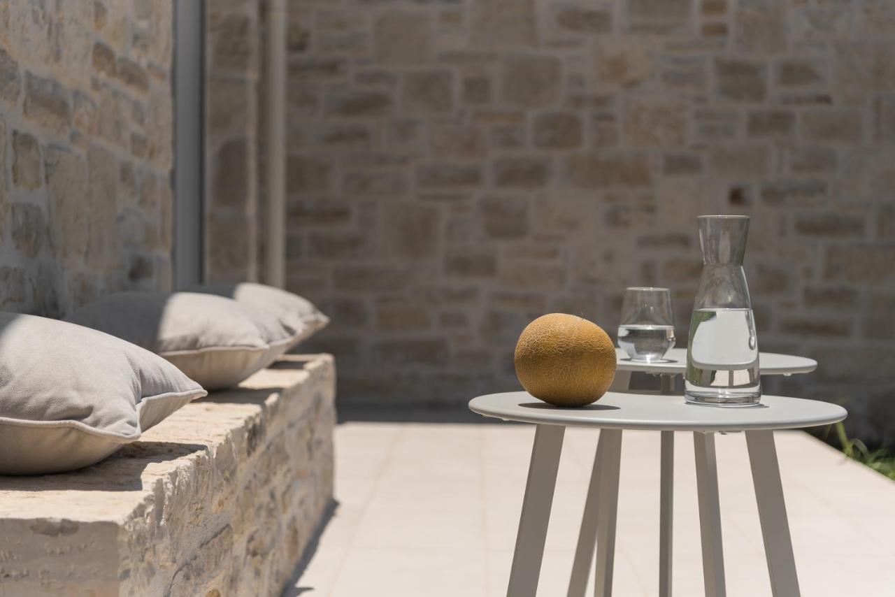 Evaero Villas I, Ii, Iii, IV - An Ever-So Inviting Escape, By Thinkvilla Sfáka エクステリア 写真